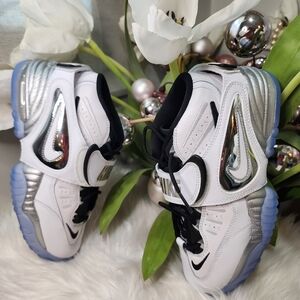 Nike White Air Adjust Force Women Sneakers Size7 new
